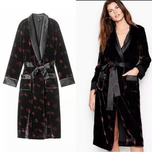 Victoria Secret - Black Velvet Floral Robe - Like New - size medium